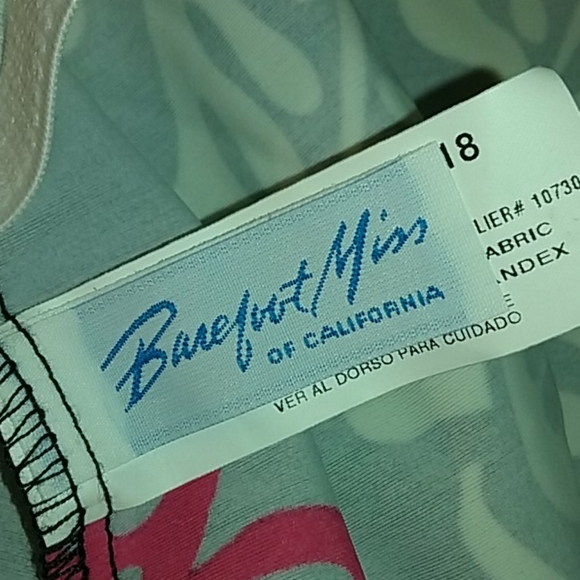 * 4/$25 Barefoot Miss of California women's swim top 18 - Picture 3 of 6